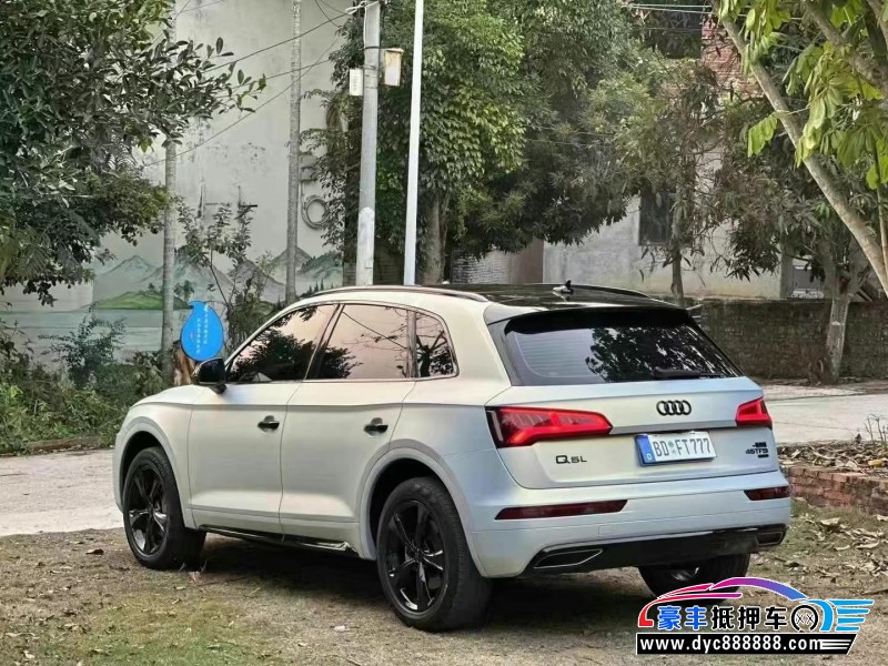 19年奥迪Q5轿车抵押车出售