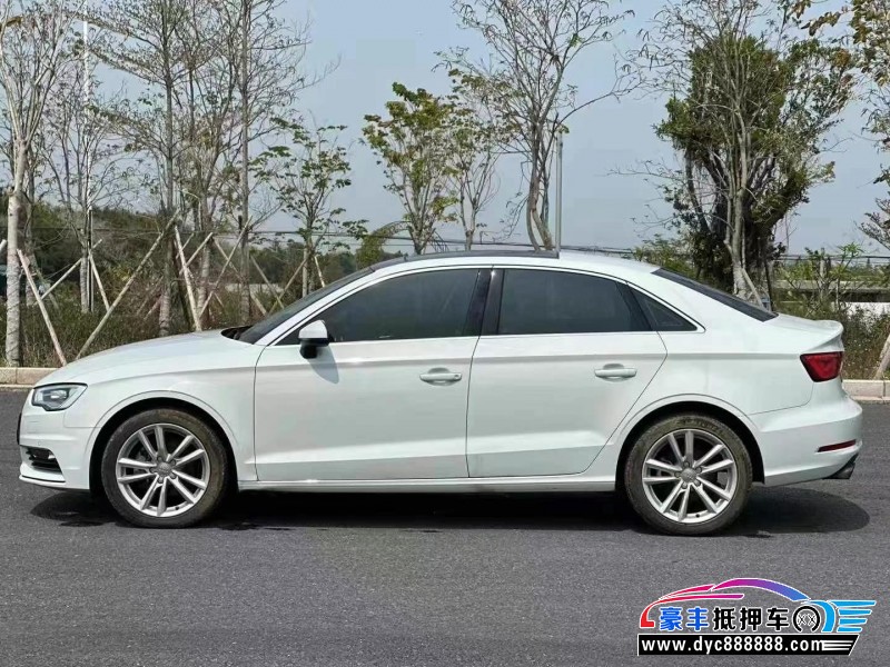 16年奥迪A3轿车抵押车出售