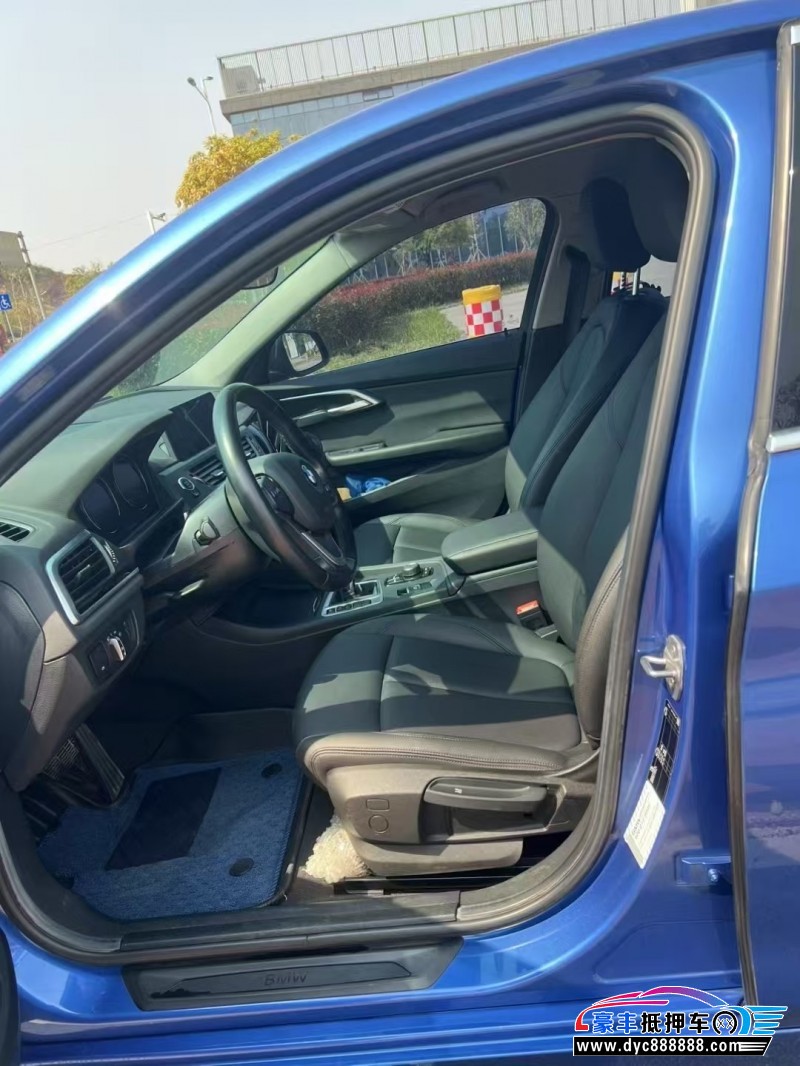 20年宝马1系轿车抵押车出售