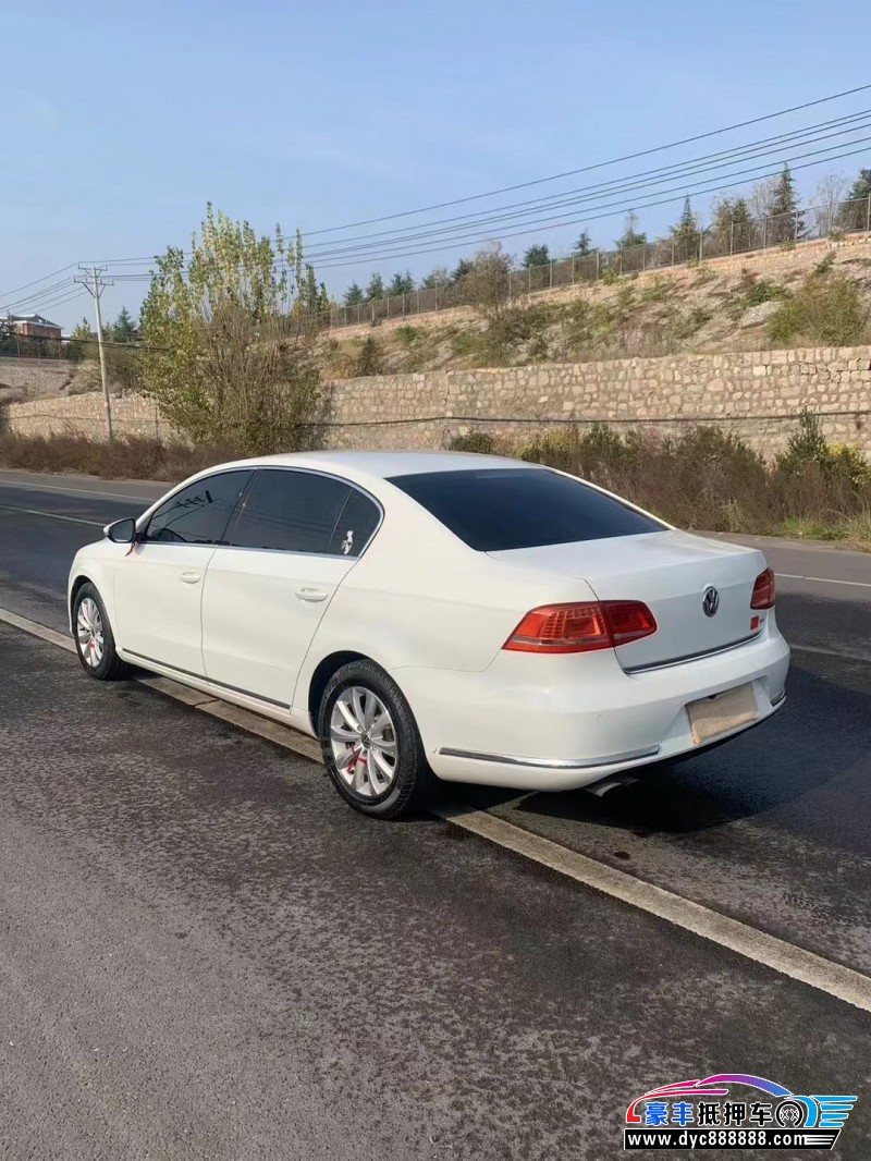 14年大众迈腾轿车抵押车出售