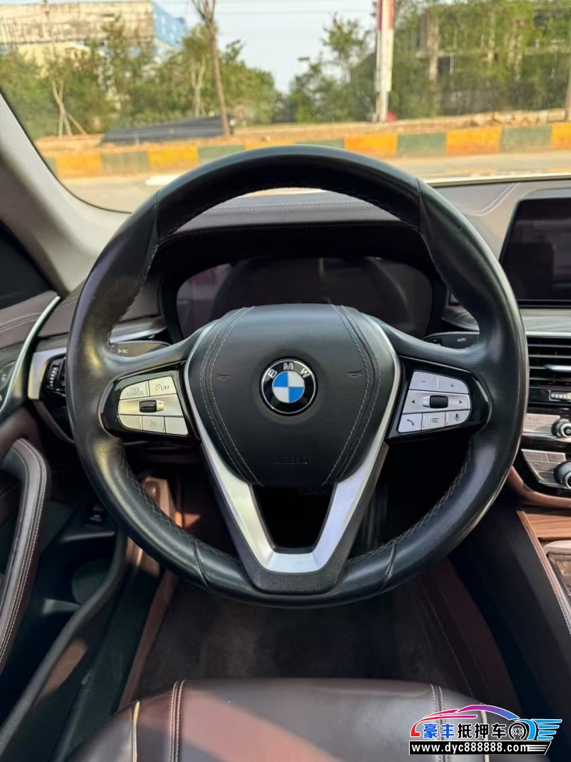 20年宝马5系轿车抵押车出售