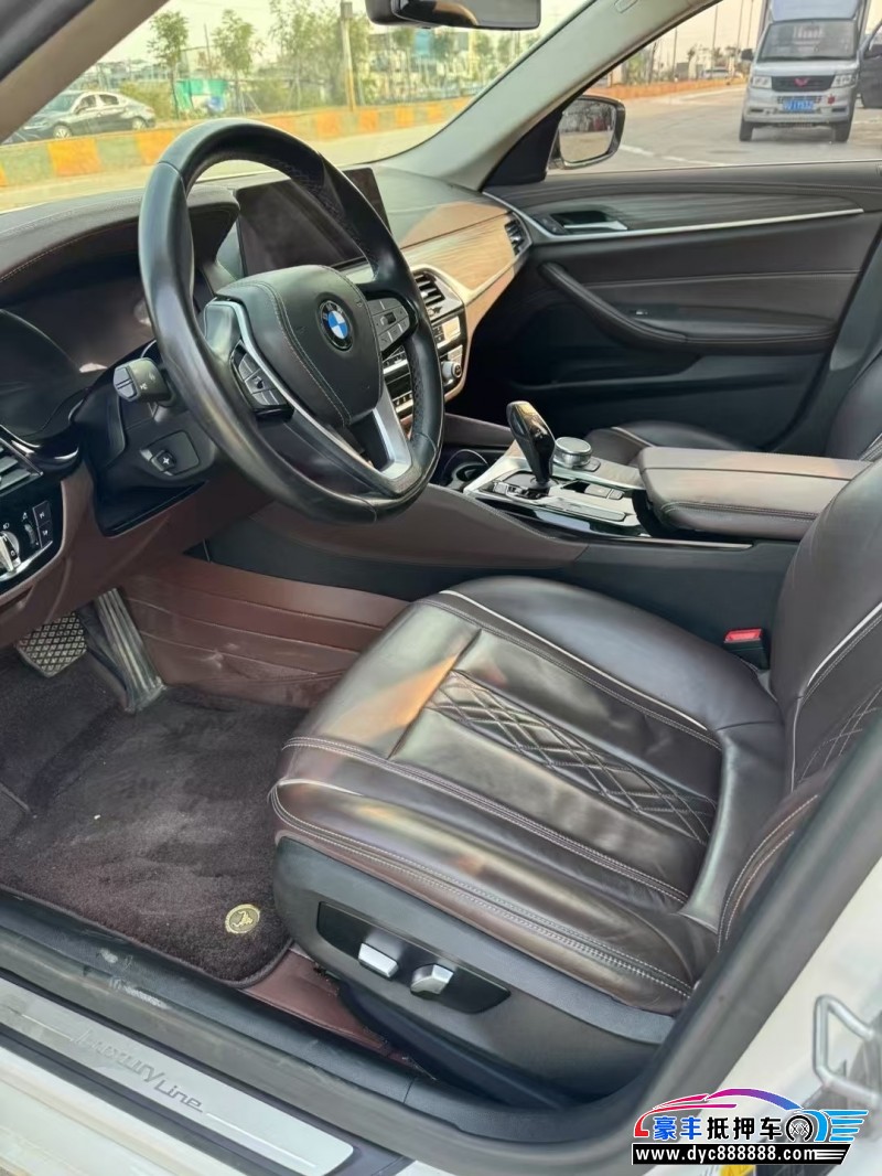 20年宝马5系轿车抵押车出售