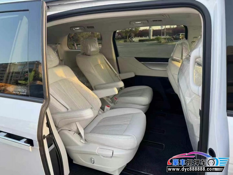 25年别克GL8轿车抵押车出售