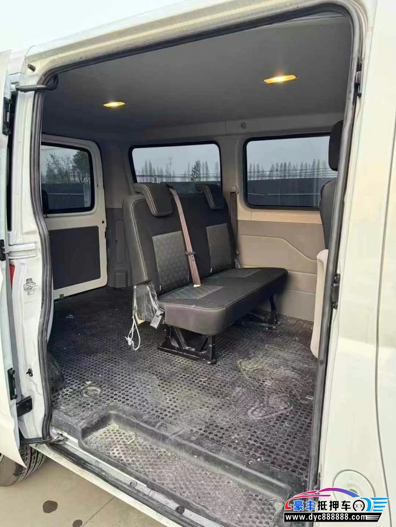 24年上汽大通V80轿车抵押车出售