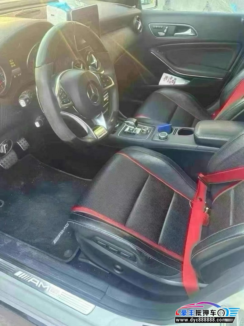 16年奔驰A级AMG轿车抵押车出售