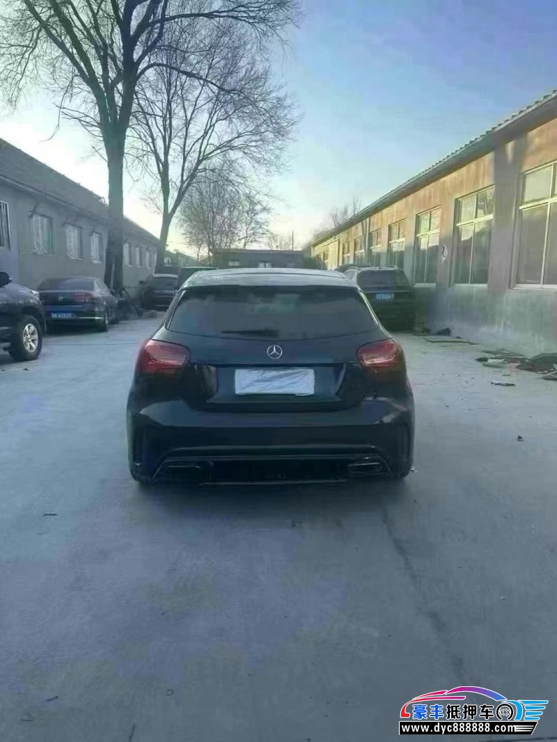 16年奔驰A级AMG轿车抵押车出售