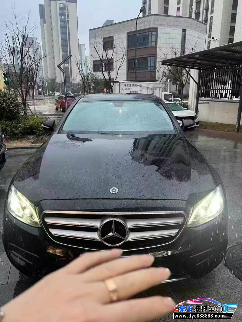 20年奔驰E轿车抵押车出售