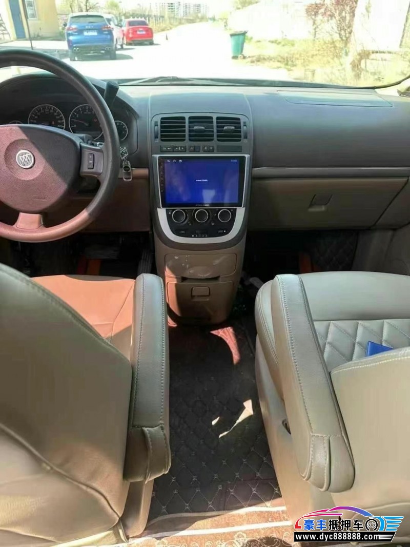 16年别克GL8轿车抵押车出售