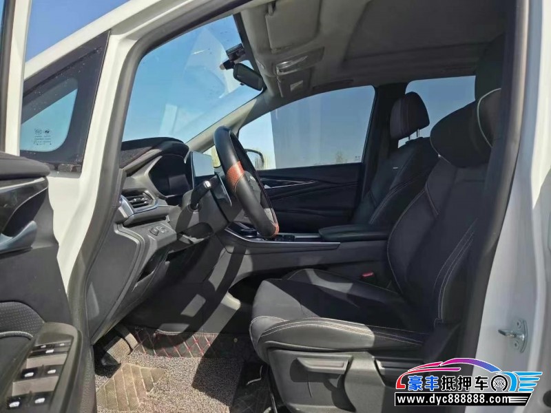 22年上汽大通G50轿车抵押车出售