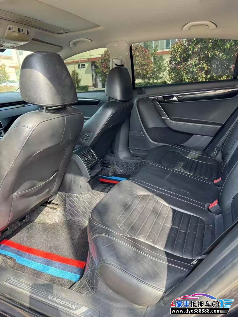 14年大众迈腾轿车抵押车出售