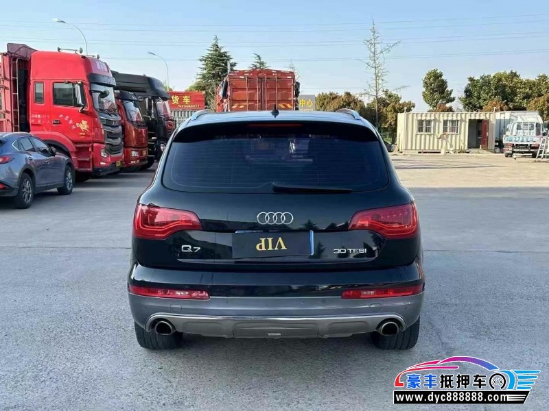 12年奥迪Q7轿车抵押车出售