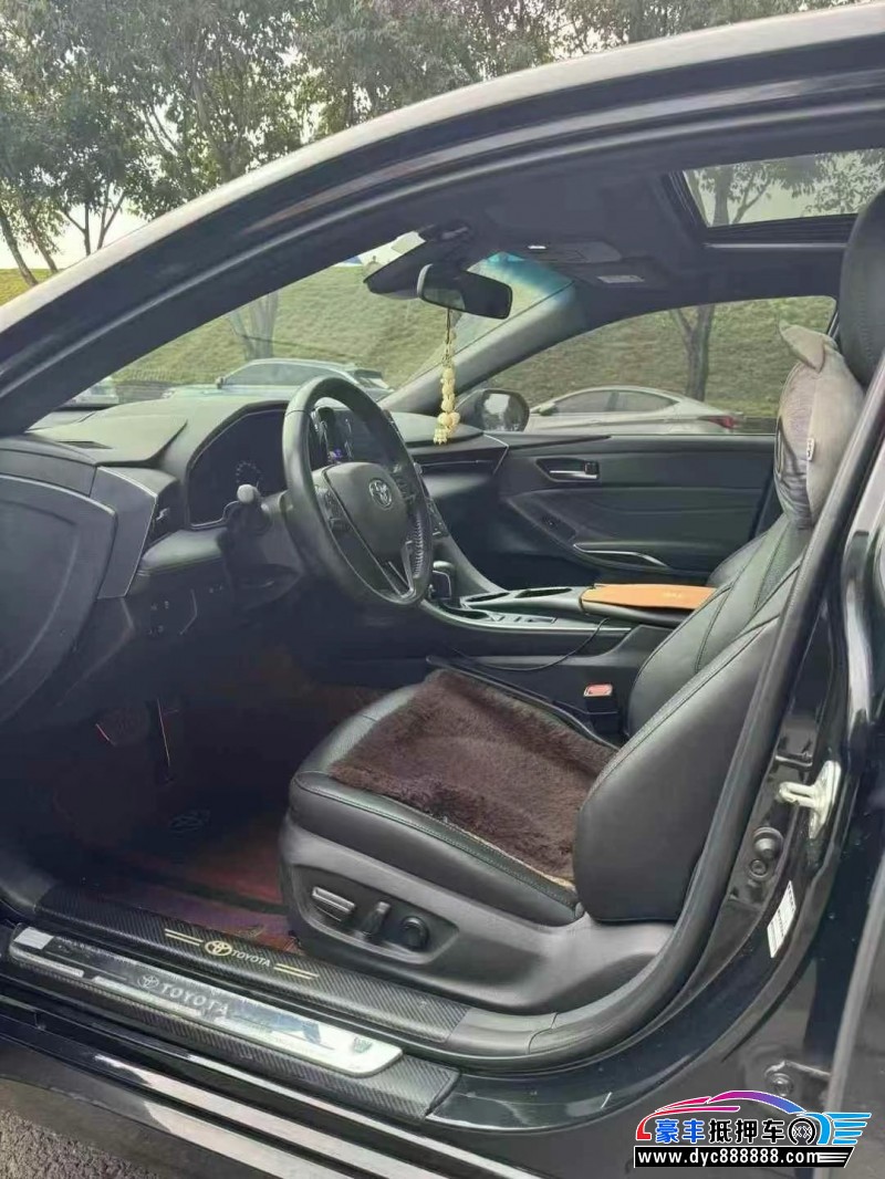 20年丰田亚洲龙轿车抵押车出售