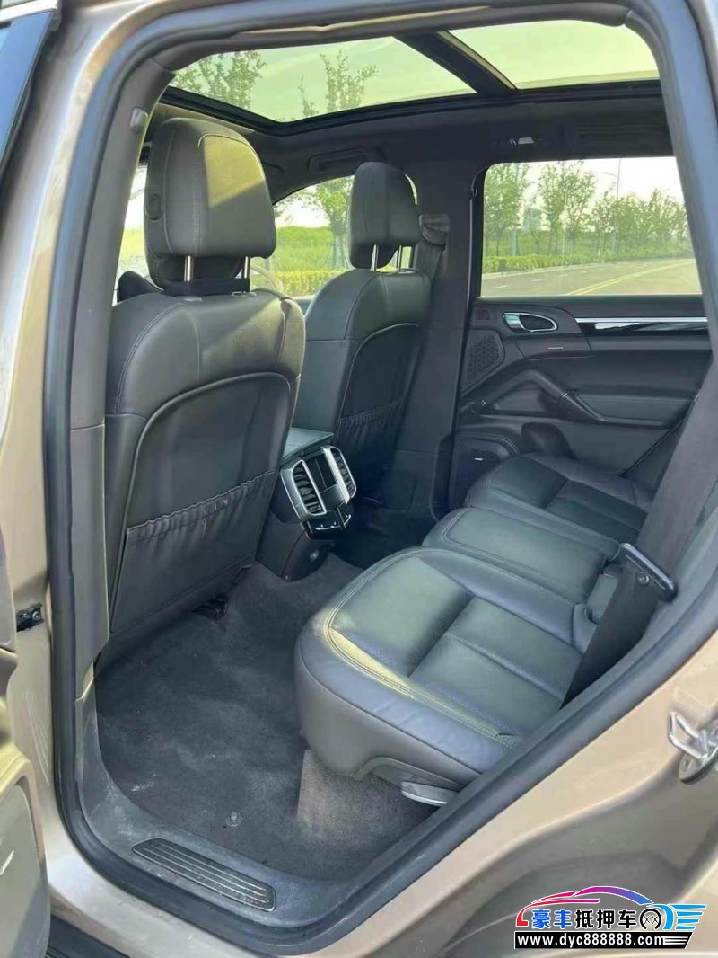 15年保时捷卡宴轿车抵押车出售