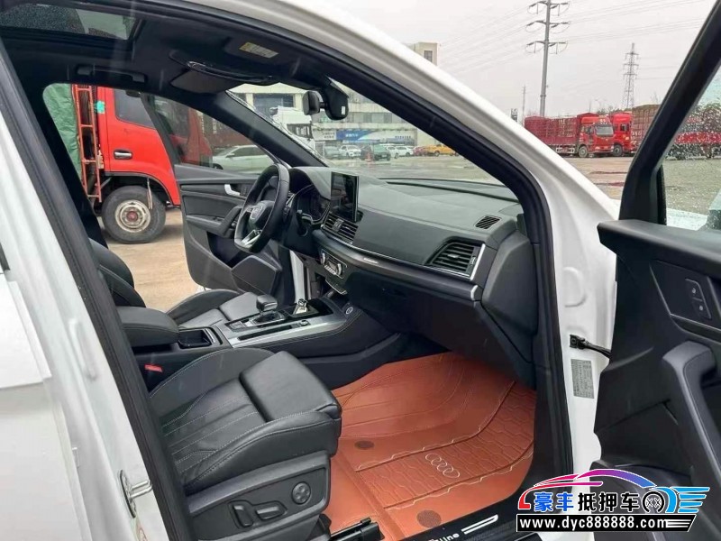 21年奥迪Q5轿车抵押车出售