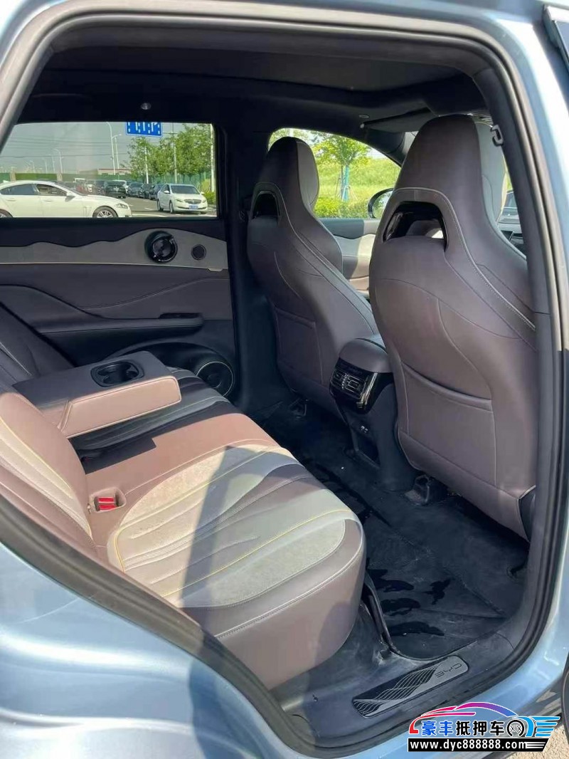 23年比亚迪护卫舰轿车抵押车出售