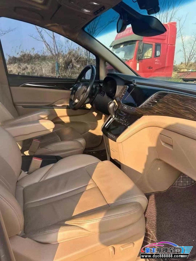 19年别克GL8轿车抵押车出售