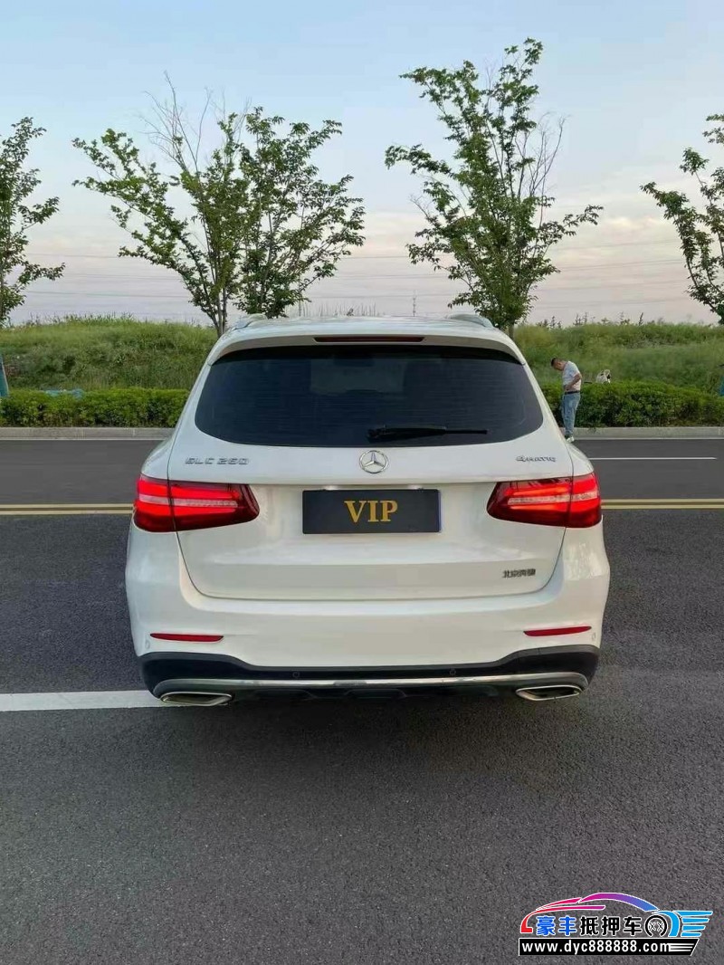 17年奔驰GLC轿车抵押车出售