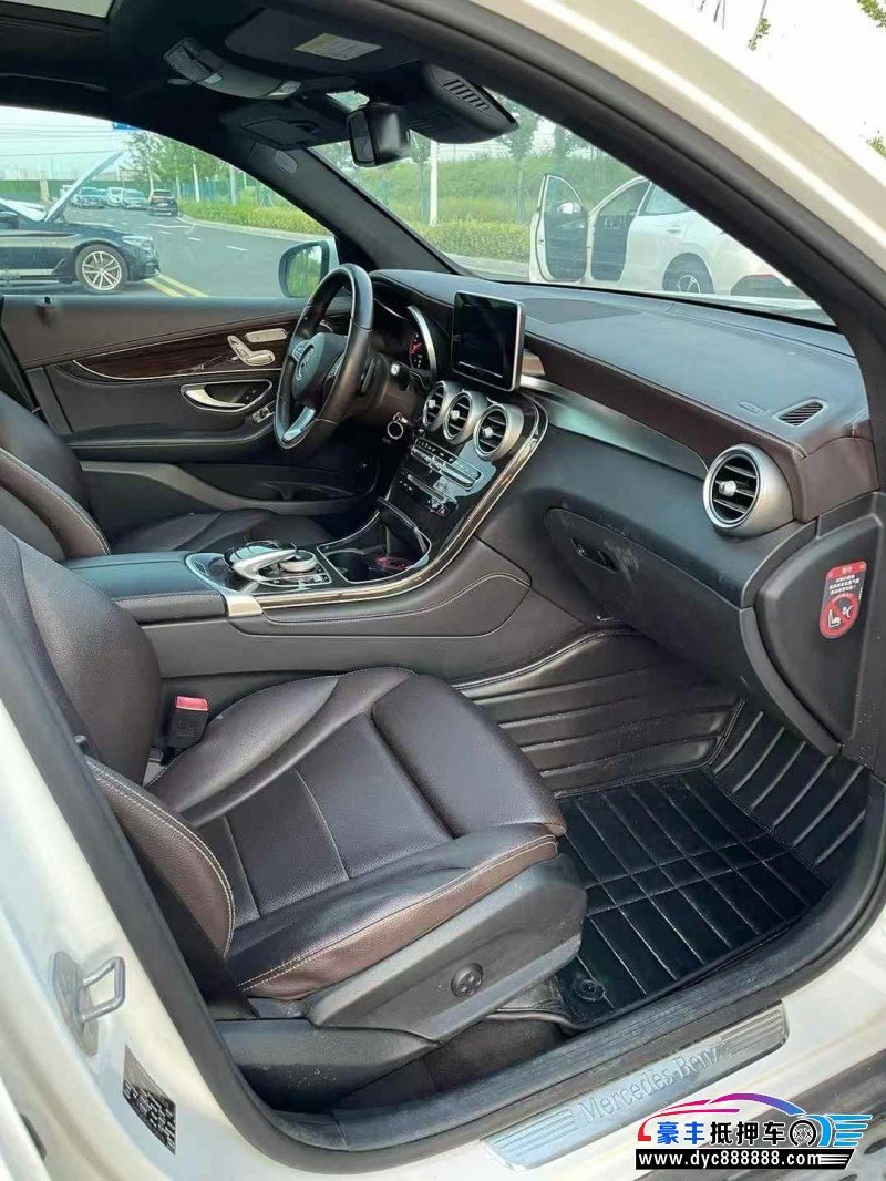 17年奔驰GLC轿车抵押车出售