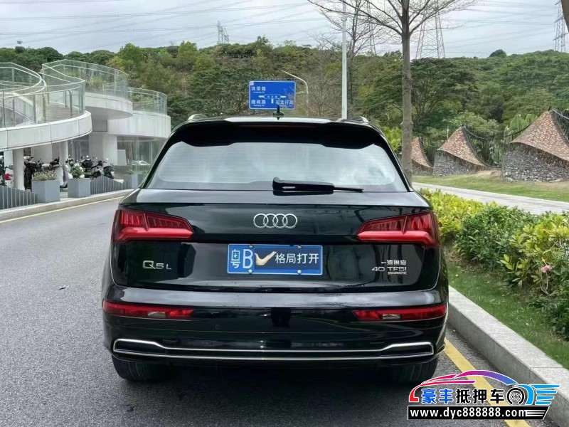 19年奥迪Q5轿车抵押车出售