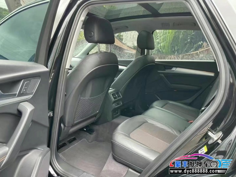 19年奥迪Q5轿车抵押车出售