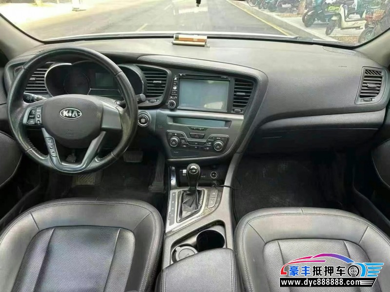 13年起亚K5轿车抵押车出售