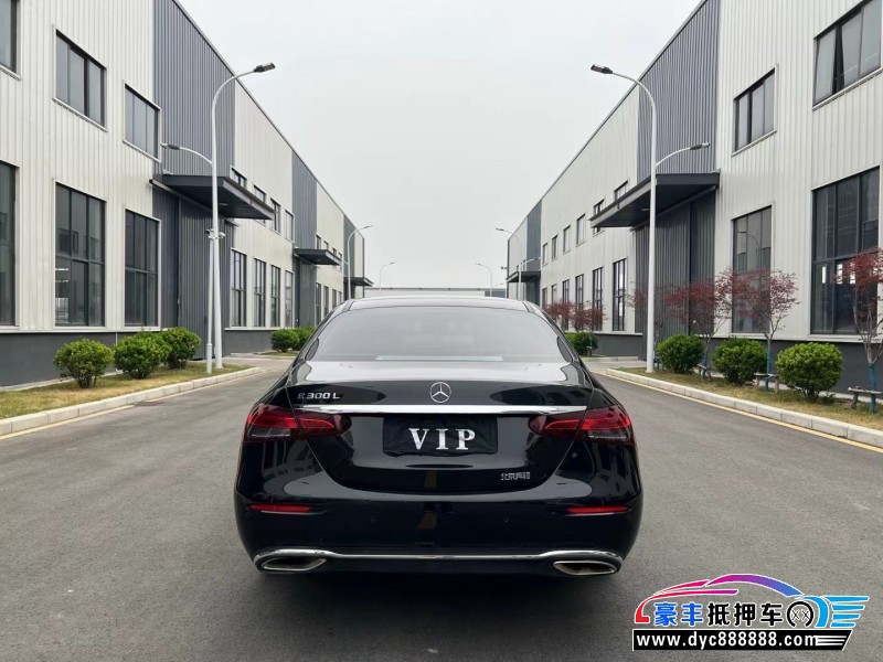 21年奔驰E轿车抵押车出售