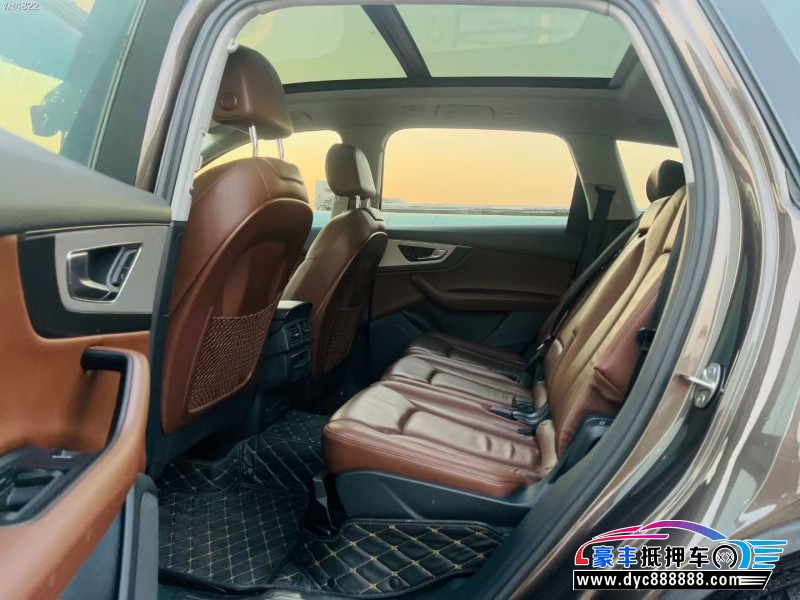 17年奥迪Q7轿车抵押车出售