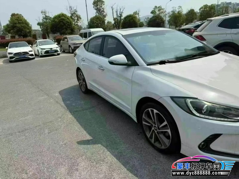 16年现代领动轿车抵押车出售