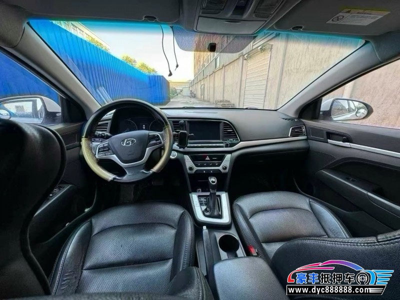 17年现代领动轿车抵押车出售