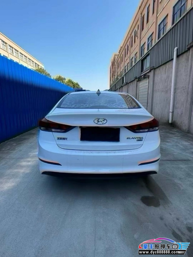 17年现代领动轿车抵押车出售