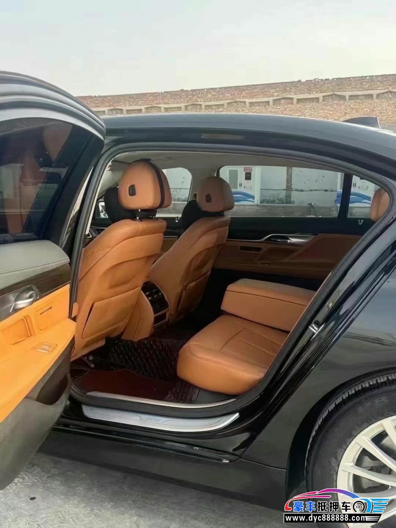 18年宝马7系轿车抵押车出售