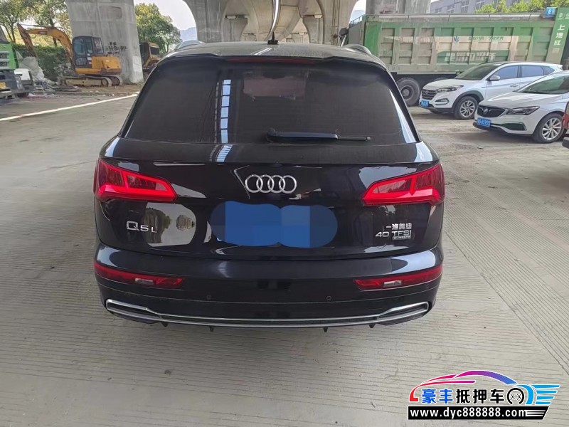 20年奥迪Q5轿车抵押车出售