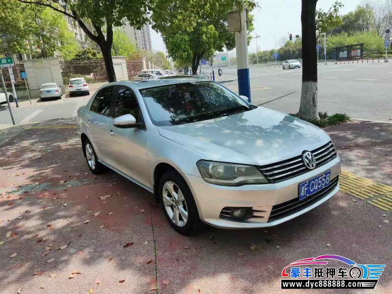 15年大众宝来轿车抵押车出售