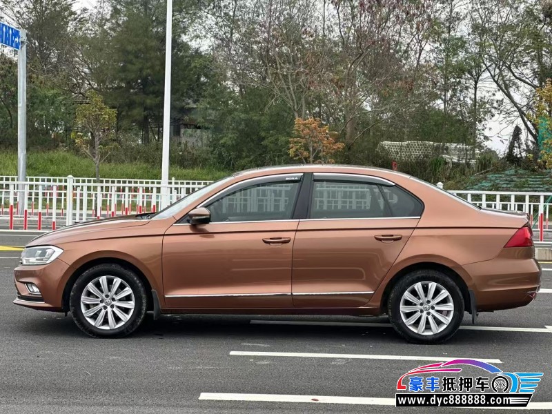 18年大众宝来轿车抵押车出售