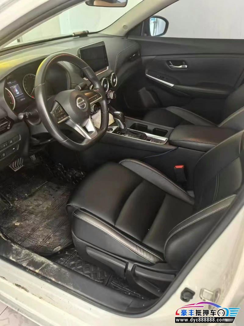 22年日产轩逸轿车抵押车出售