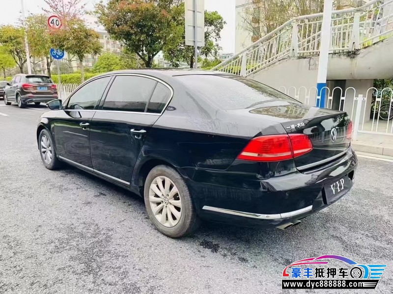 12年大众迈腾轿车抵押车出售