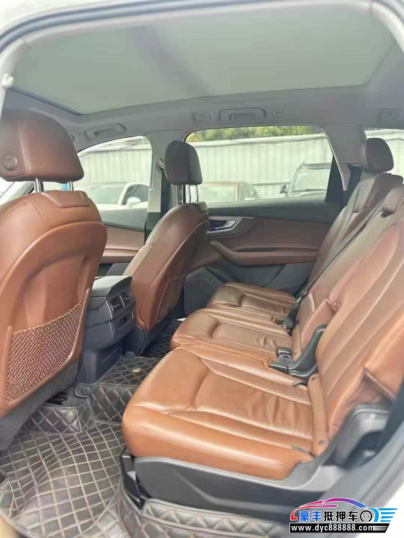 16年奥迪Q7轿车抵押车出售