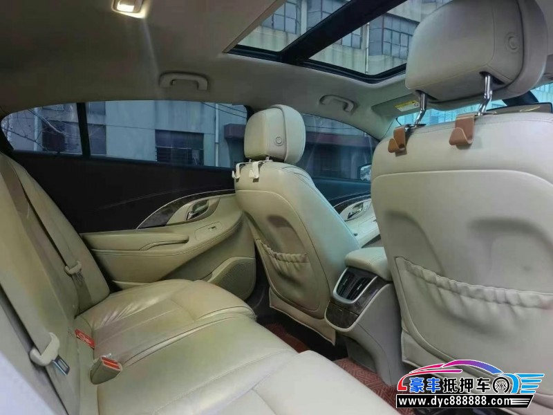 15年别克君越轿车抵押车出售