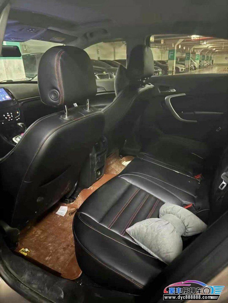 15年别克君威轿车抵押车出售