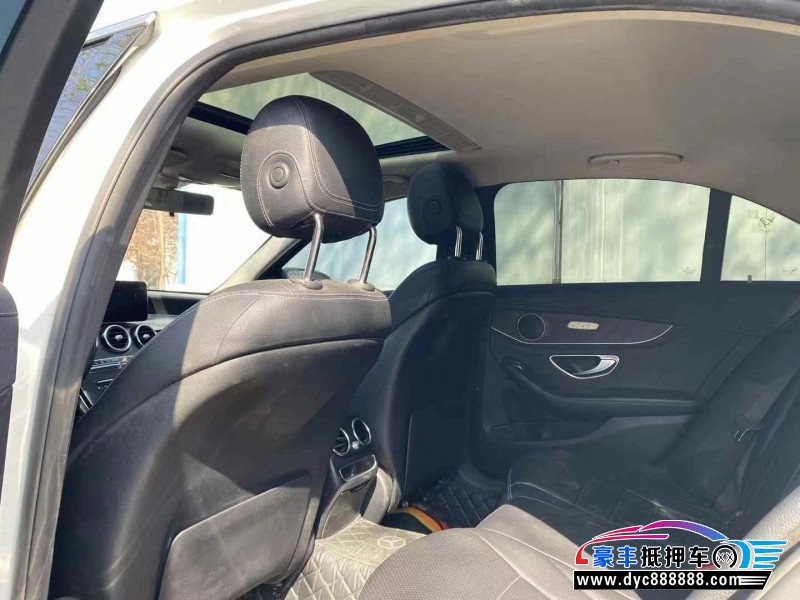 19年奔驰C轿车抵押车出售