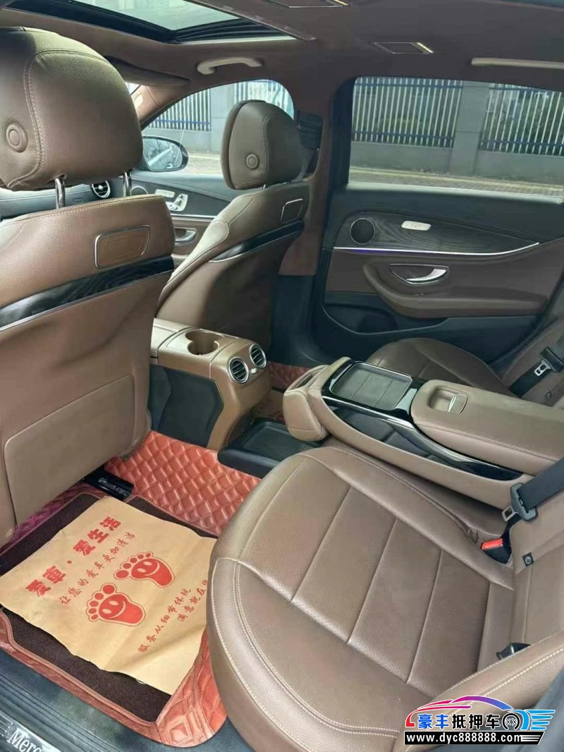 17年奔驰E轿车抵押车出售