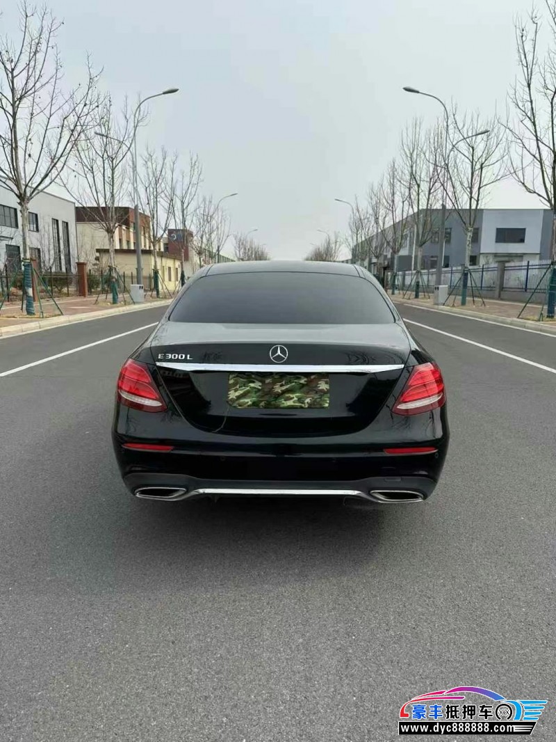 17年奔驰E轿车抵押车出售