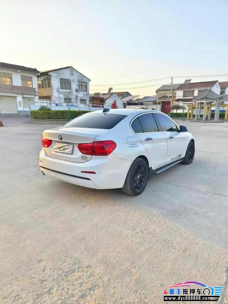 17年宝马1系轿车抵押车出售