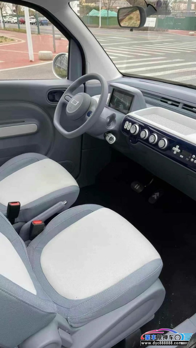 24年奔腾小马轿车抵押车出售