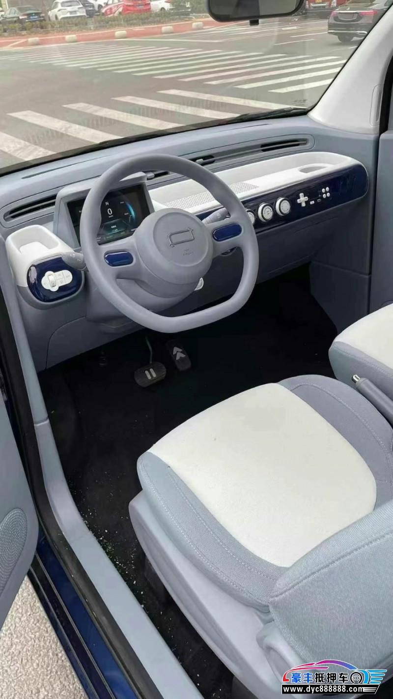 24年奔腾小马轿车抵押车出售