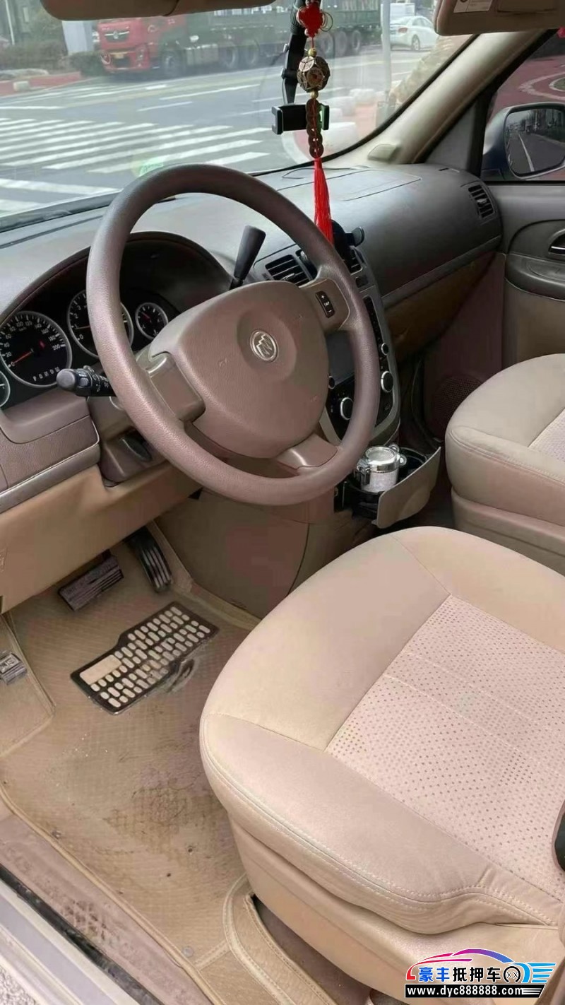 14年别克GL8轿车抵押车出售