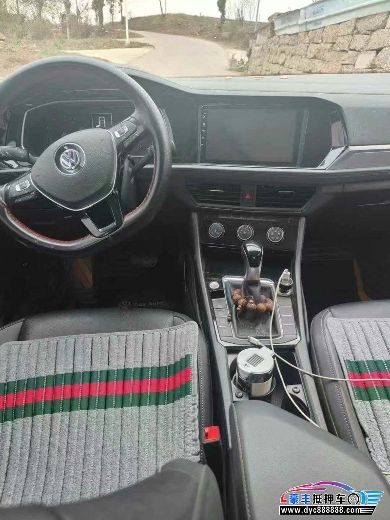 20年大众速腾轿车抵押车出售