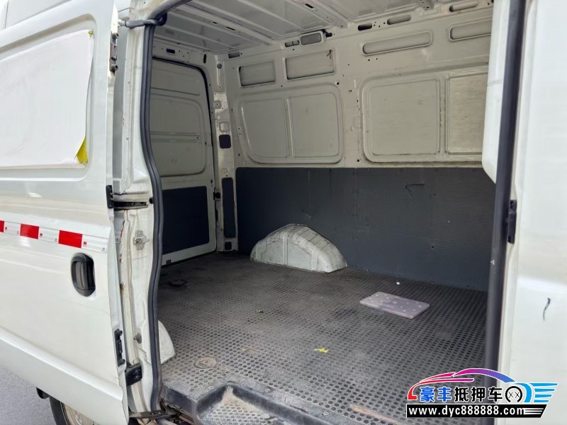 22年上汽大通V80轿车抵押车出售