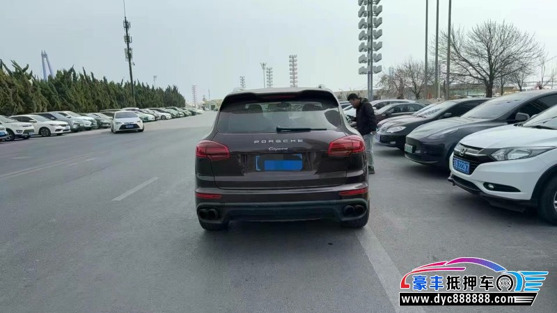 13年保时捷卡宴轿车抵押车出售