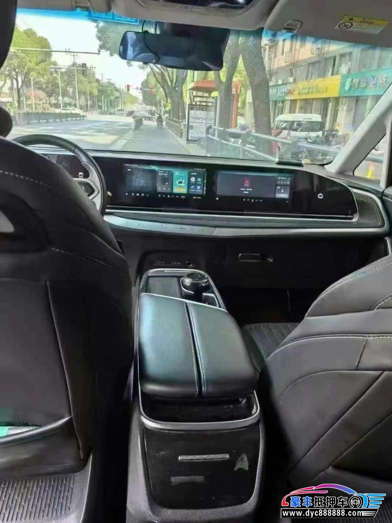 23年上汽大通G90轿车抵押车出售